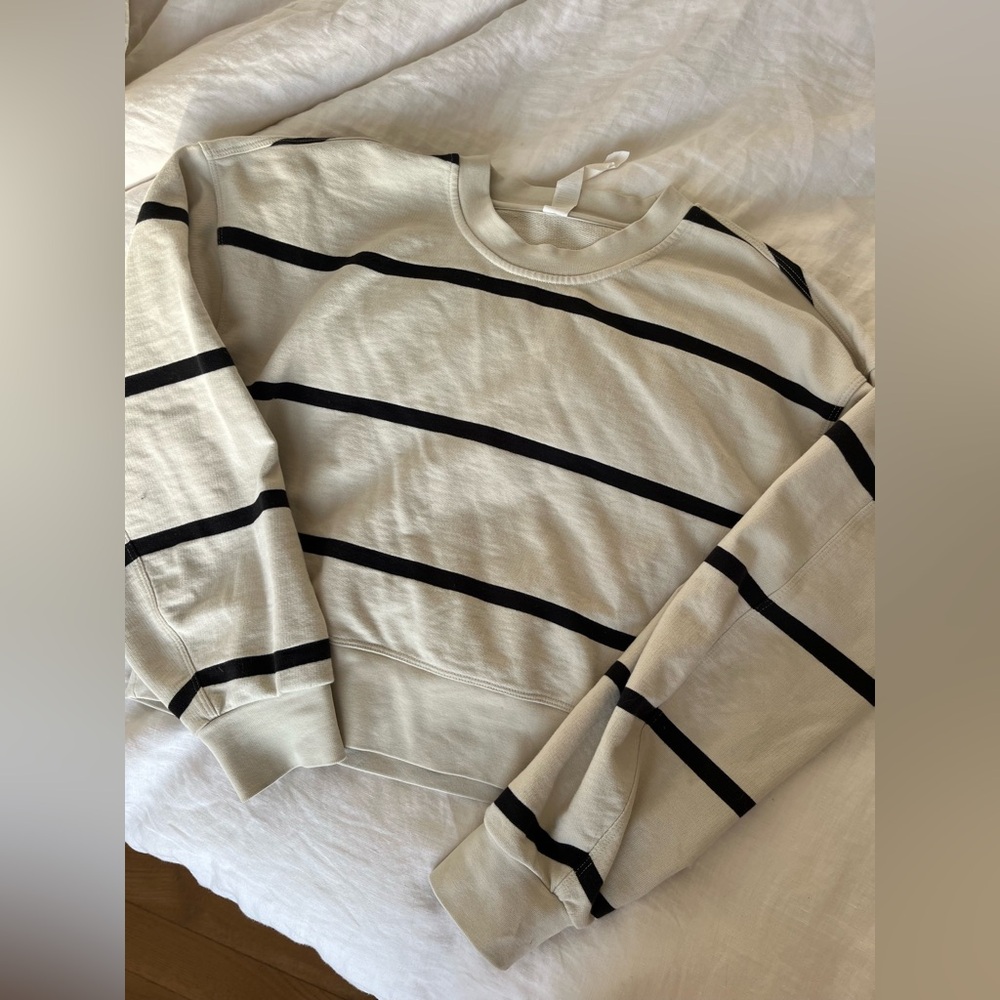 Lululemon perfectly oversized crop crew size 4